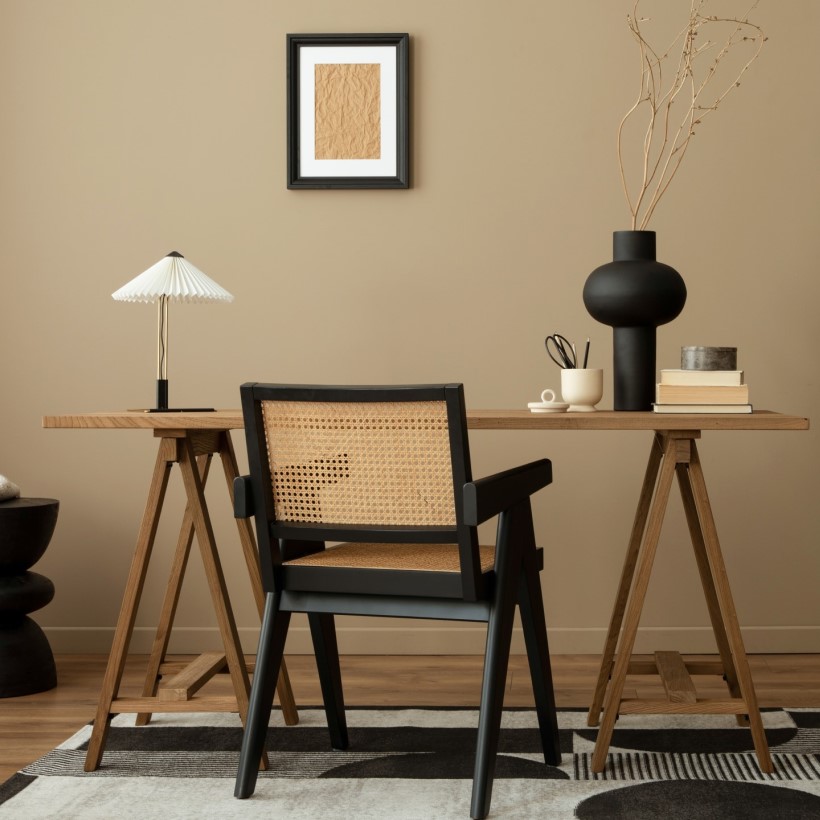 Рассеянная композиция: зачем дизайнеры сознательно отказываются от центрального фокуса