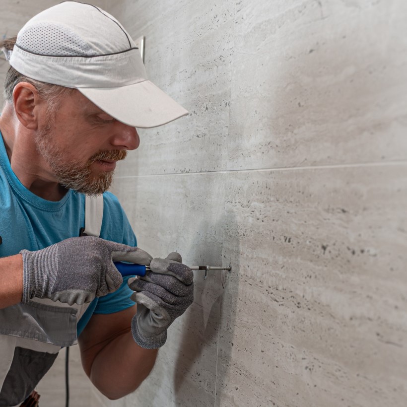 Как просверлить отверстие в керамической плитке: руководство от профессионалов