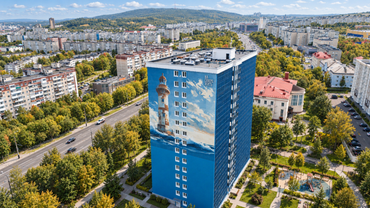 Индивидуальное панно из керамогранита Estima украсило ЖК «Маяк» в Мурманске